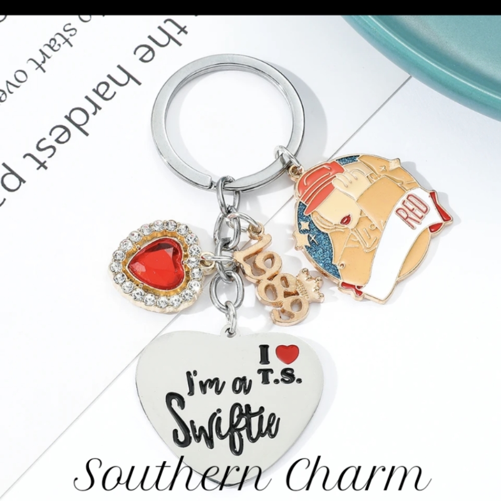 🆕 Taylor Swift Keychain
